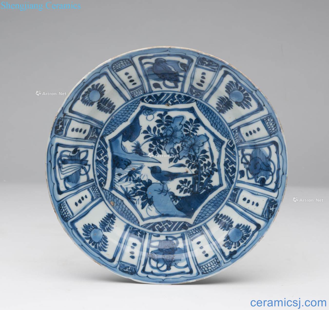 wanli The 16th century Blue and white flower mouth tray