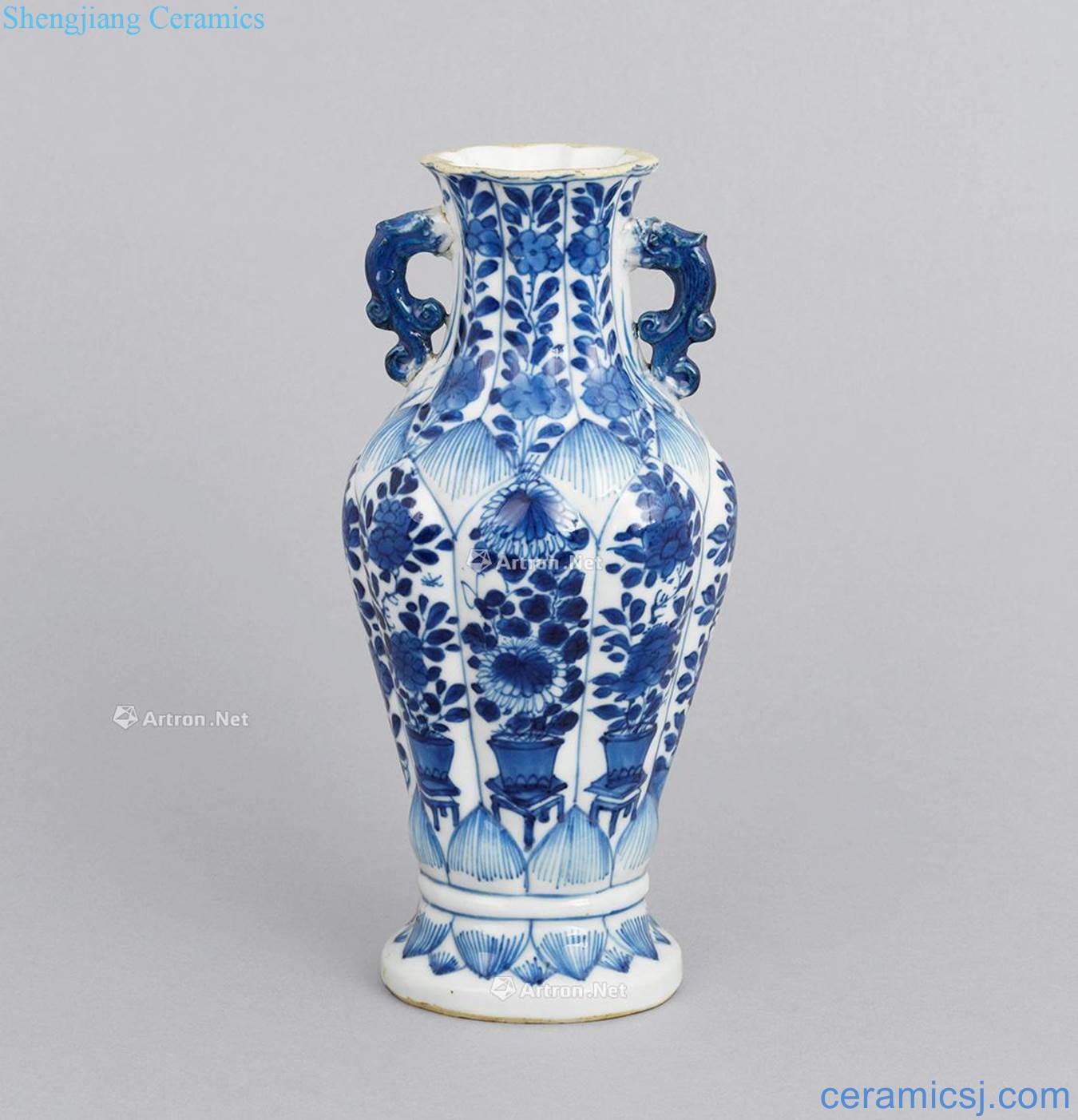 The qing emperor kangxi Blue and white flowers melon leng vase