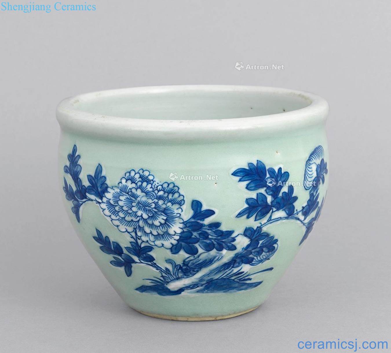 In late qing dynasty Pea green glaze blue and white flower small cylinder