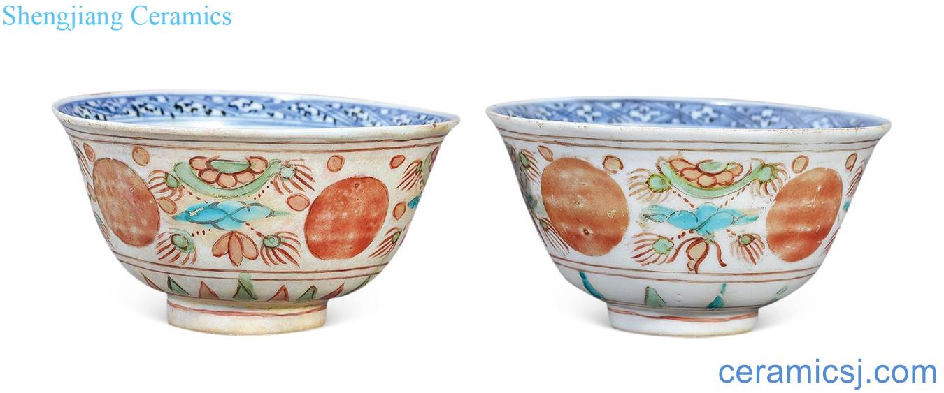 Outside in the late Ming blue and white bowl (a) within the red and green color