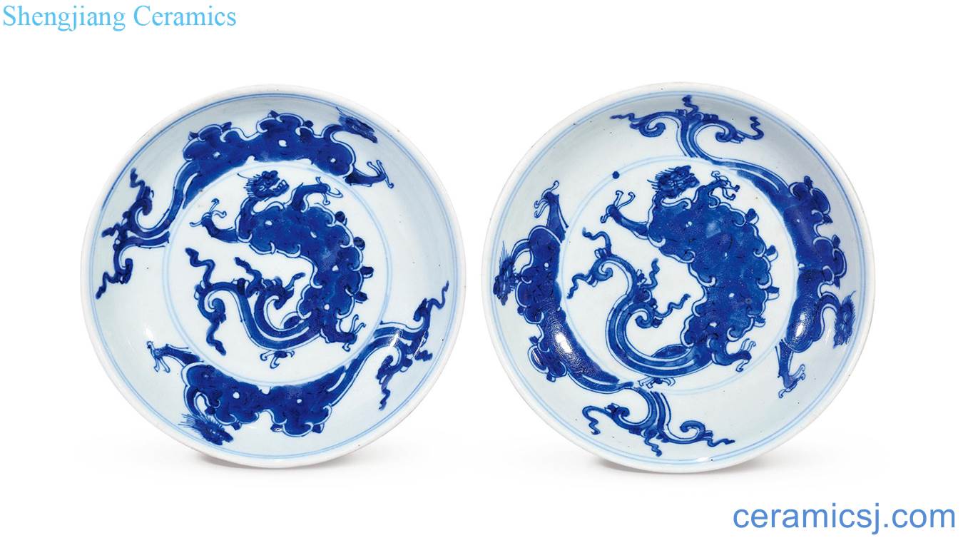 The qing emperor kangxi Blue and white dragon grain plate (two)