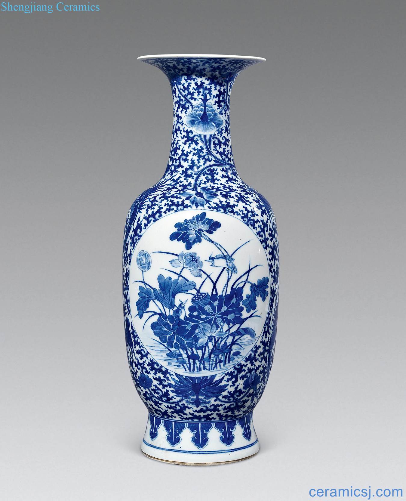 In late qing dynasty Blue and white real talent phoenix medallion painting of flowers and a bottle