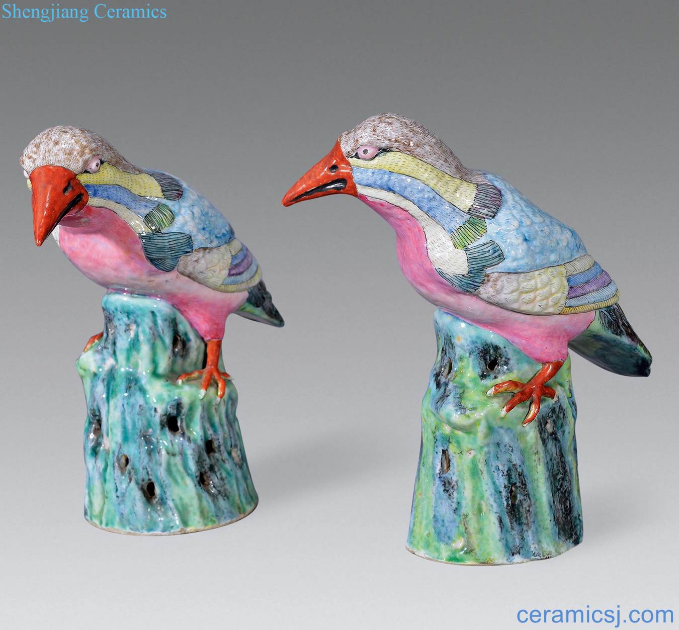 Qing jiaqing pastel carved porcelain osprey (a)
