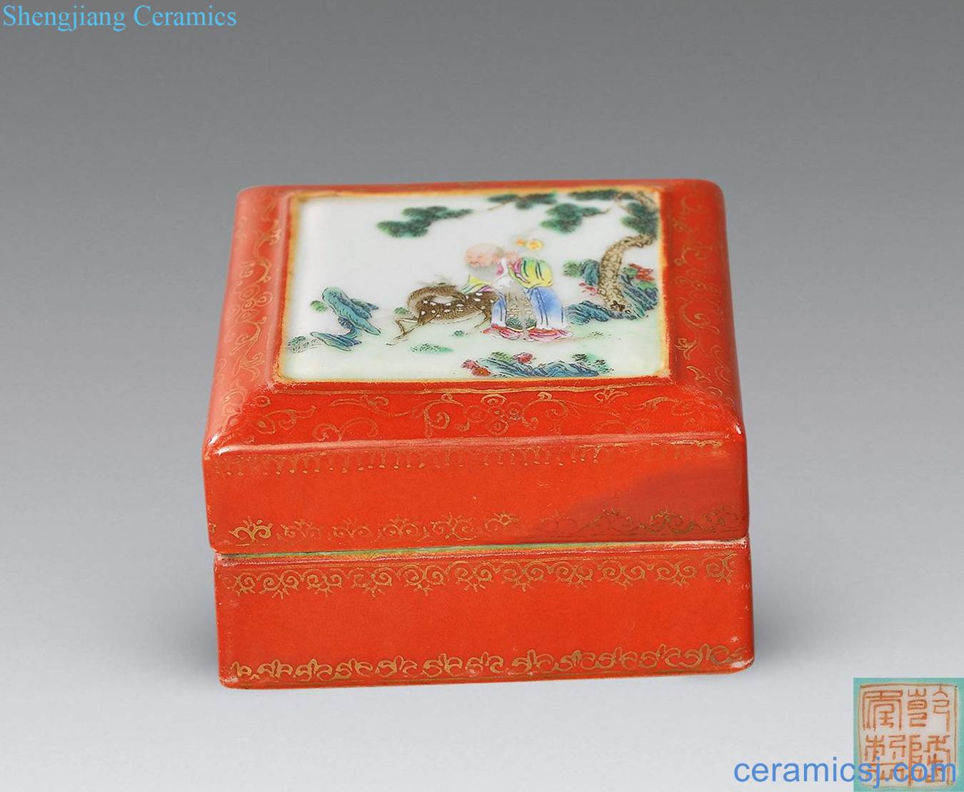 Qing qianlong coral red paint powder enamel longevity cover box