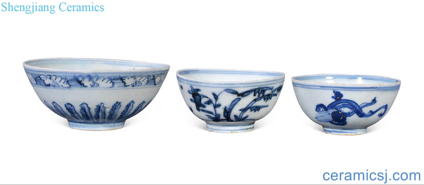 Ming Blue and white flowers, in bowl (three)