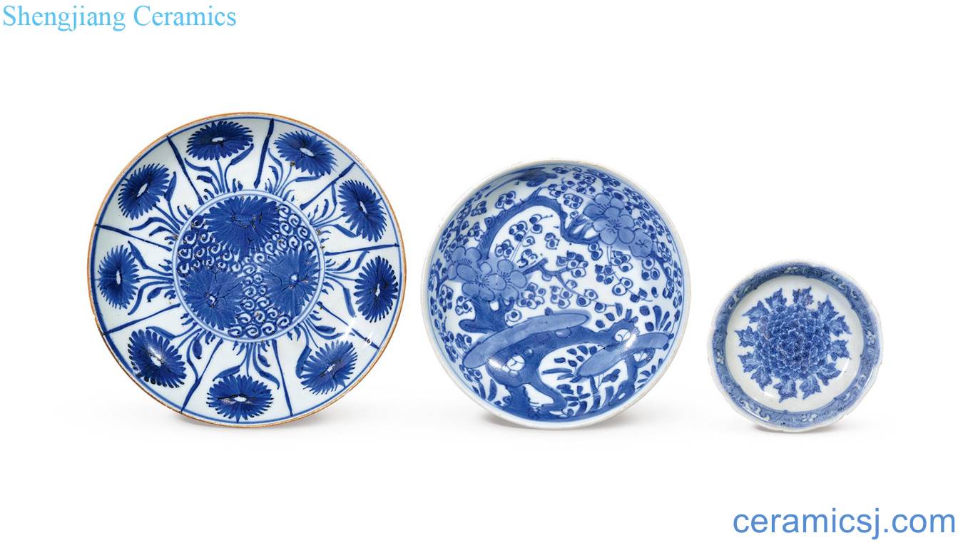 The qing emperor kangxi Blue and white flower plate (three)