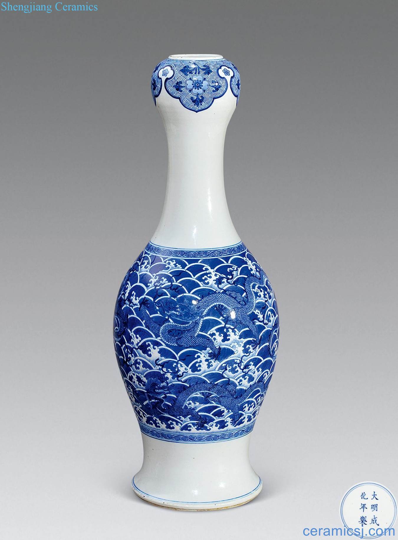Qing guangxu Blue and white dragon bottle of garlic