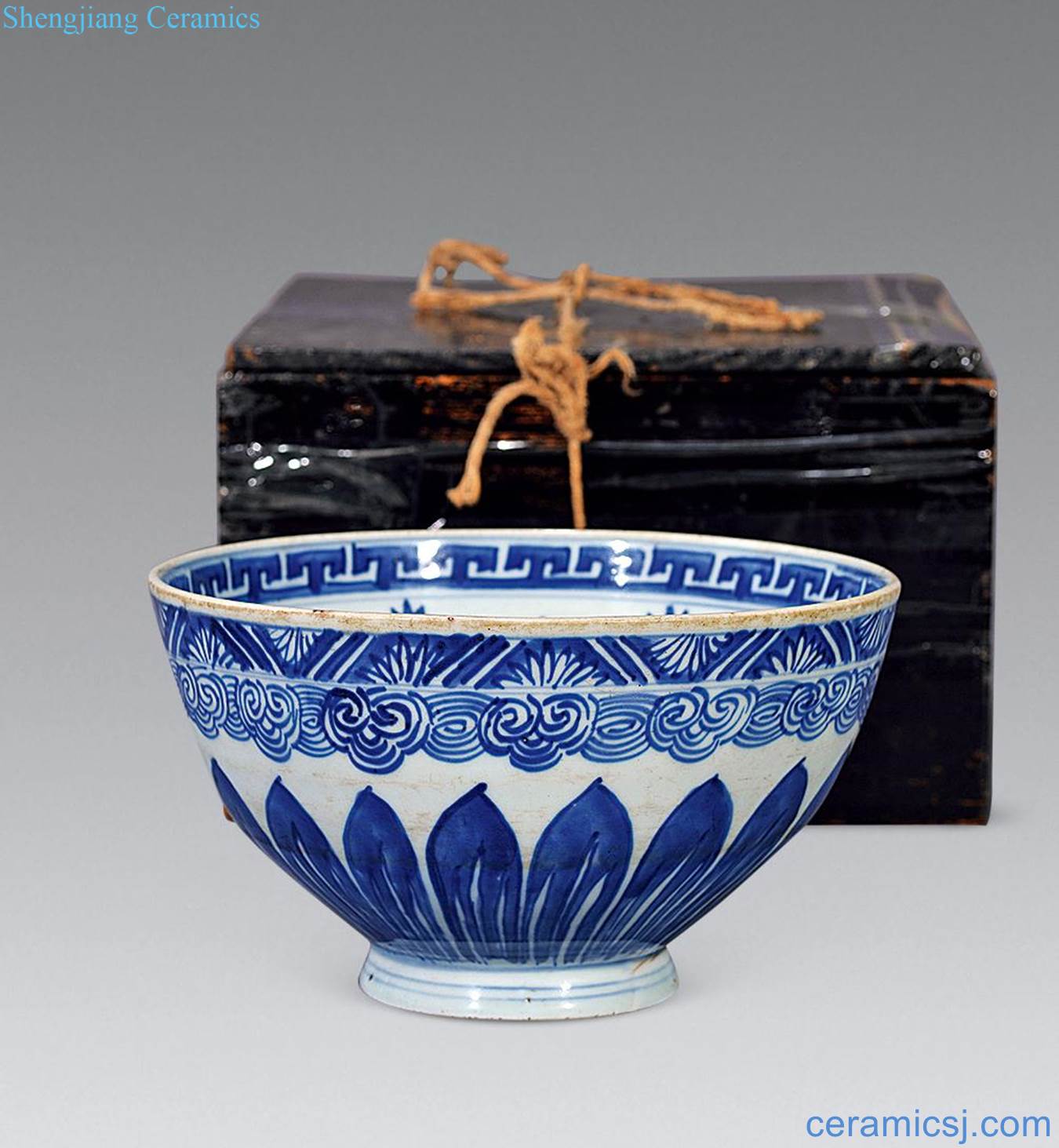 The qing emperor kangxi Green Hualien disc grain heart bowls