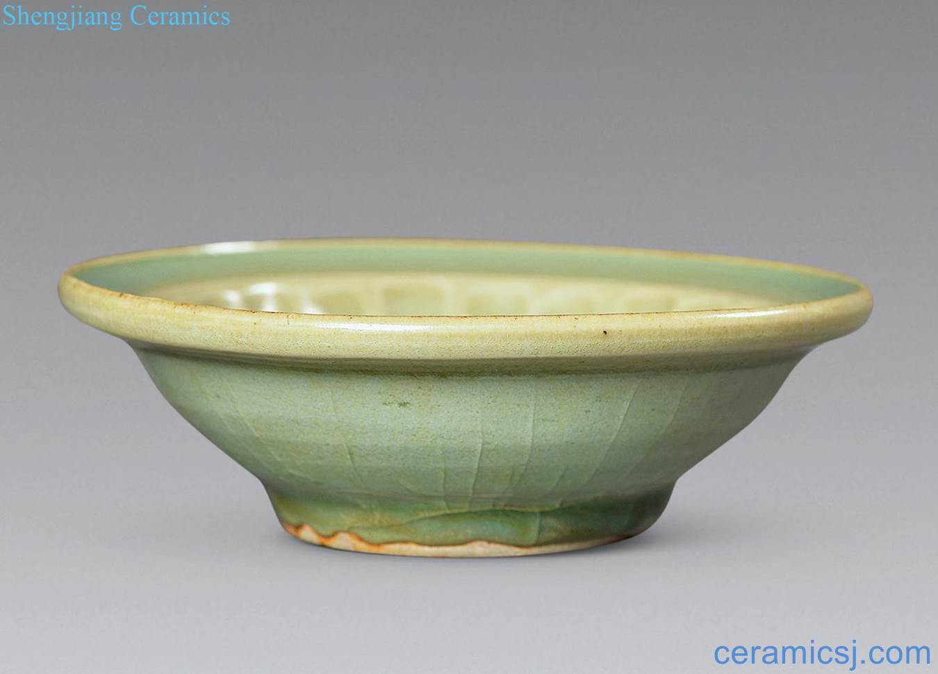 Ming Longquan chrysanthemum petals small dish