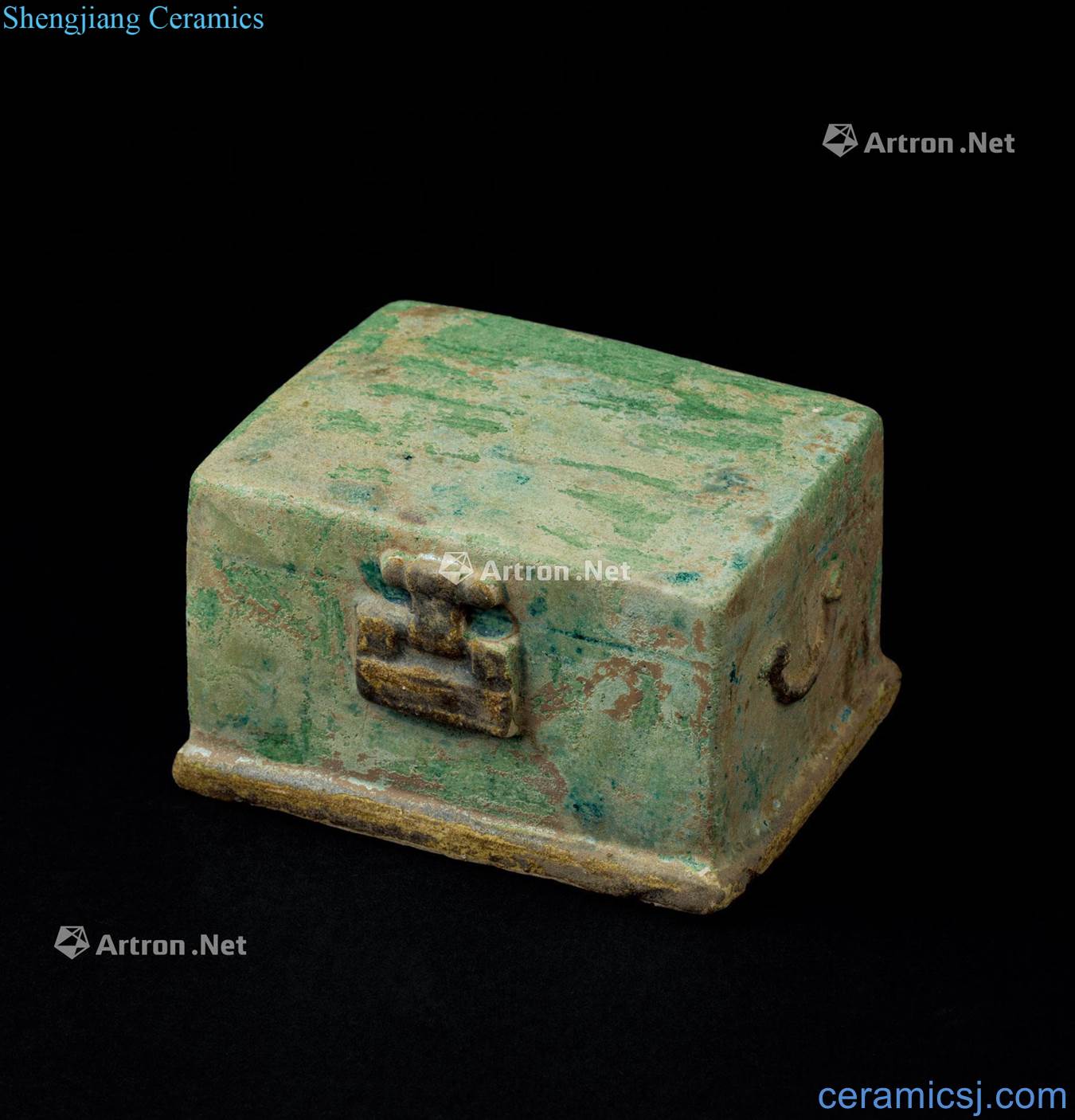 The song dynasty (960 ~ 1279) yellow green glaze treasure box