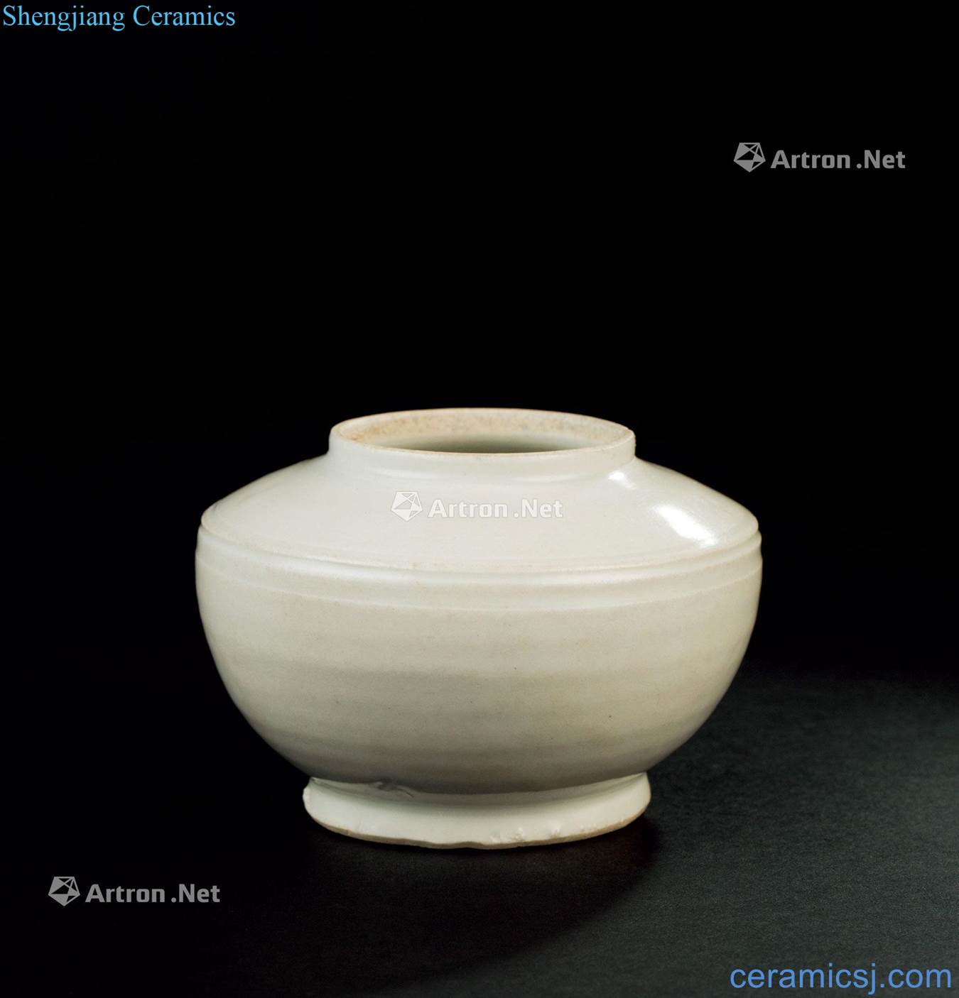 The song dynasty (960 ~ 1279) small kiln porcelain pot