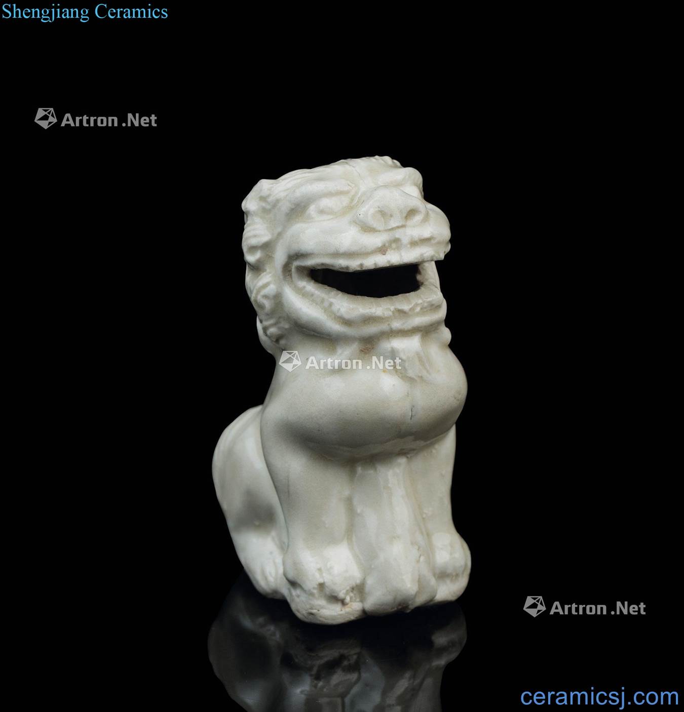 The song dynasty (960 ~ 1279) white porcelain like lions