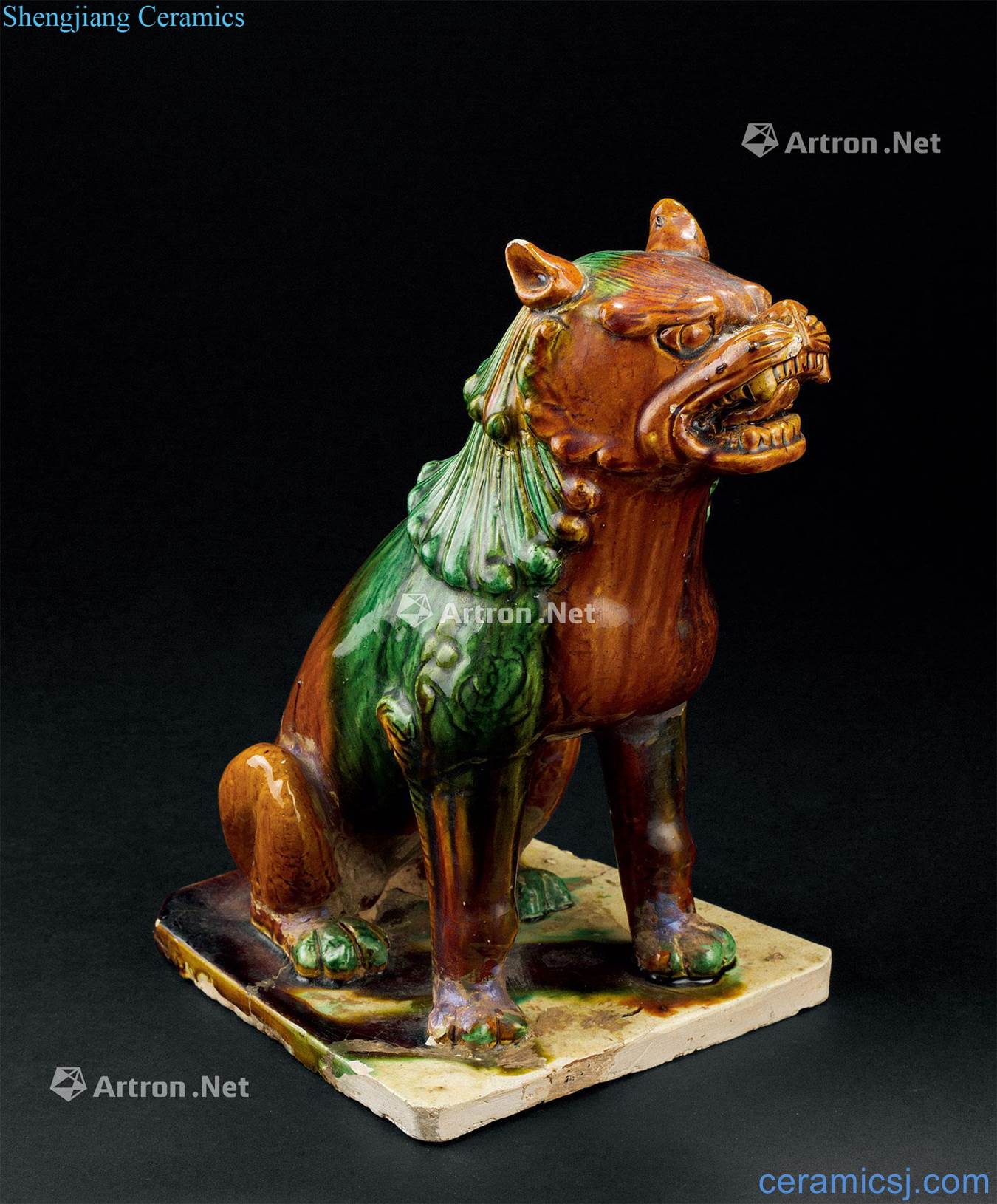 The tang dynasty (618 ~ 907) three-color lion