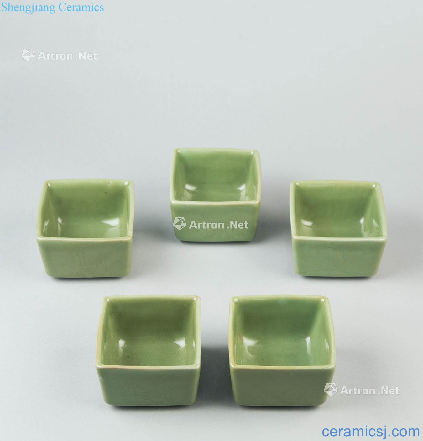 In the Ming dynasty (1368 ~ 1644) celadon landscape grain square bowl (five pieces a set)