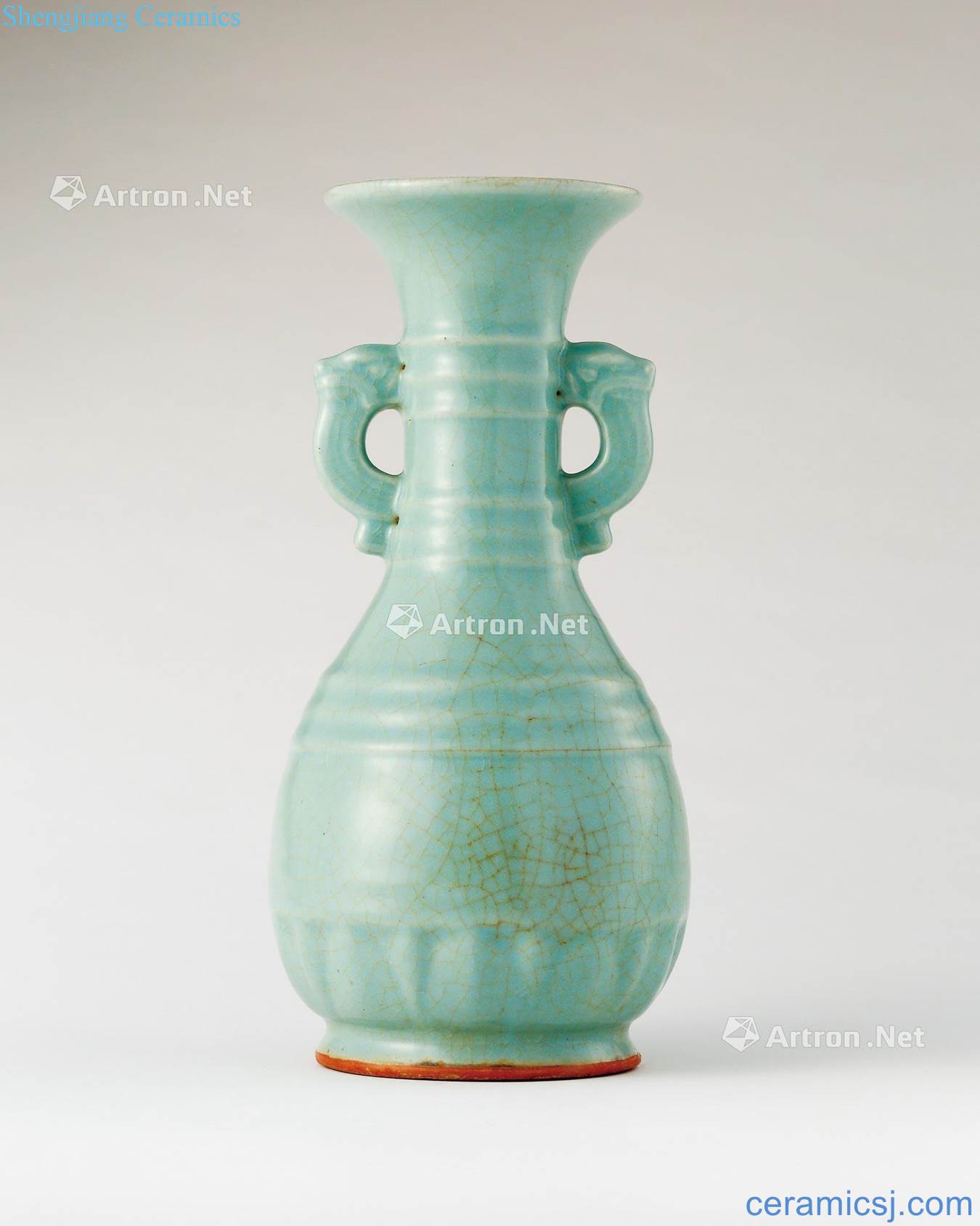 The song dynasty Longquan celadon double animal ears