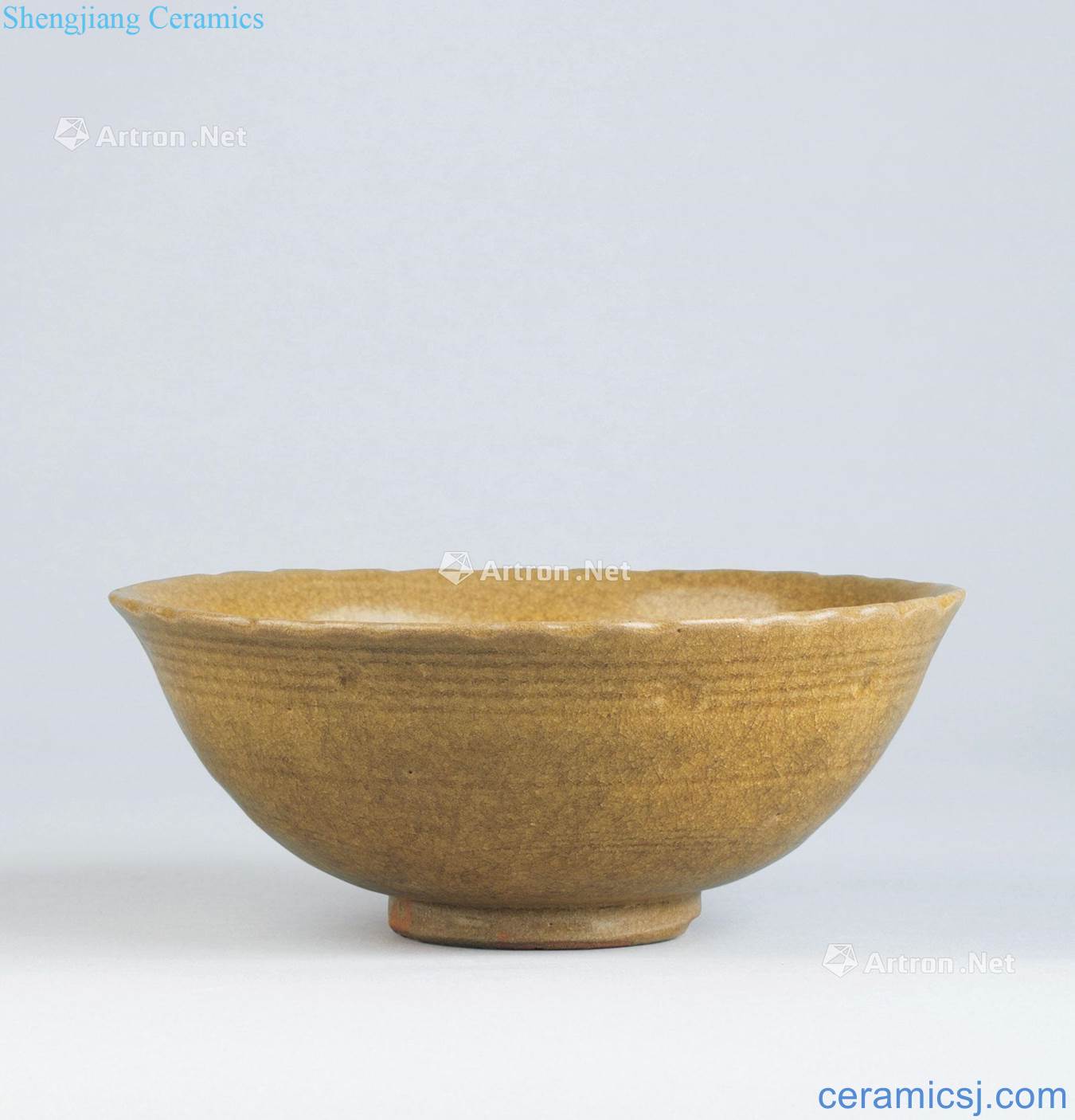 The song dynasty (960 ~ 1279) longquan celadon carved flowers grain flower mouth bowl
