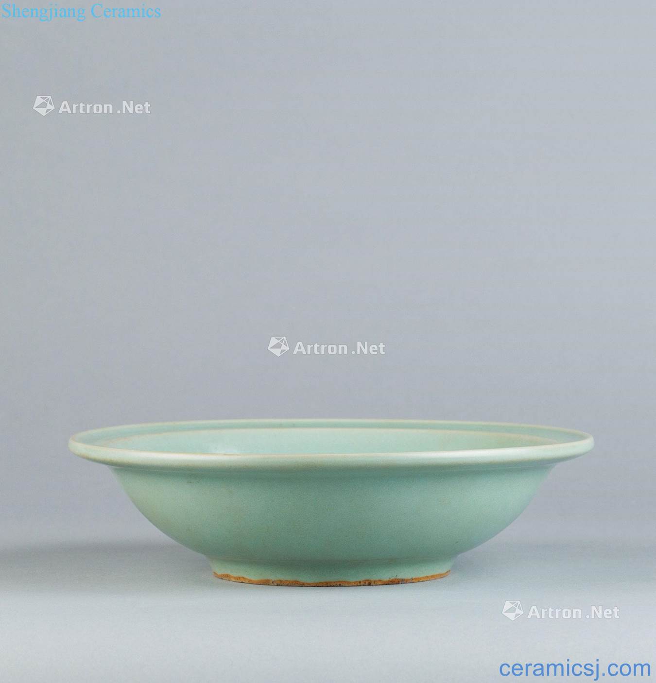 The song dynasty (960 ~ 1279) celadon plate