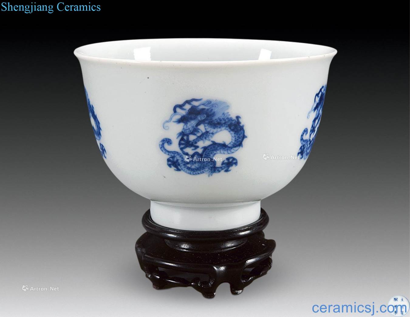 The qing emperor kangxi blue dragon pressure hand cup