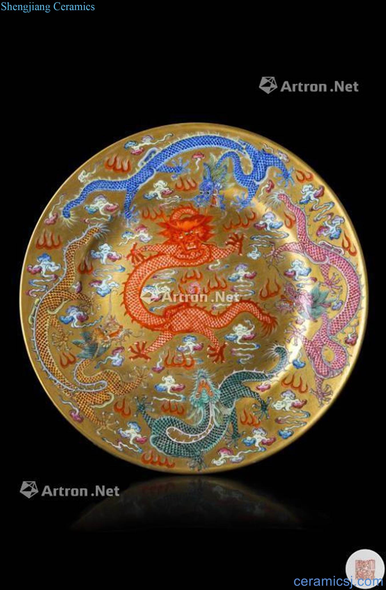 Newest the Qing dynasty (1644-1911), A porcelain dish decorated in colourful enamels with five dragons chasing the flaming pearl against A gilt ground, with apocryphal Qianlong mark to the base of China