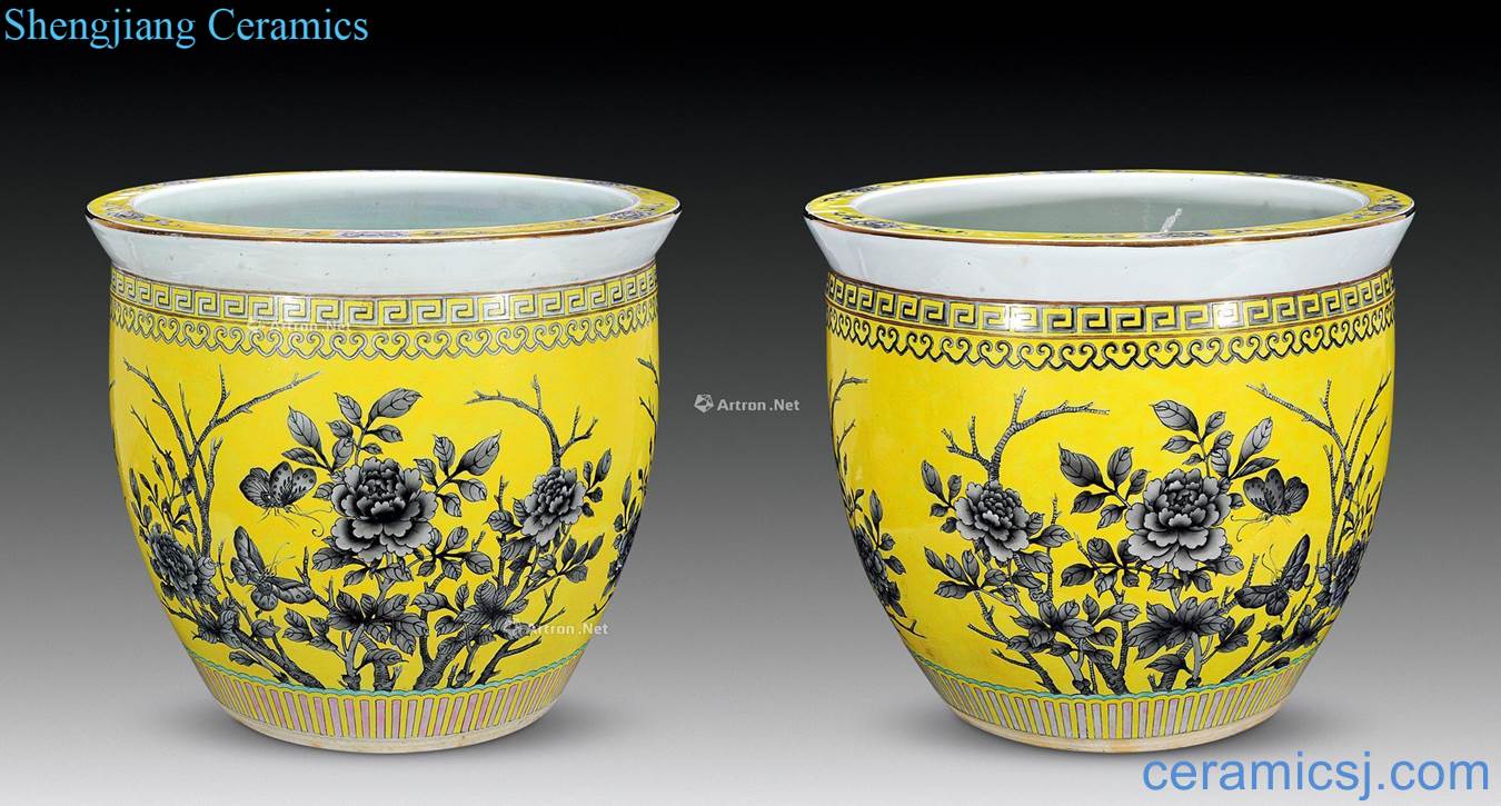 Yellow color ink flower VAT (a)