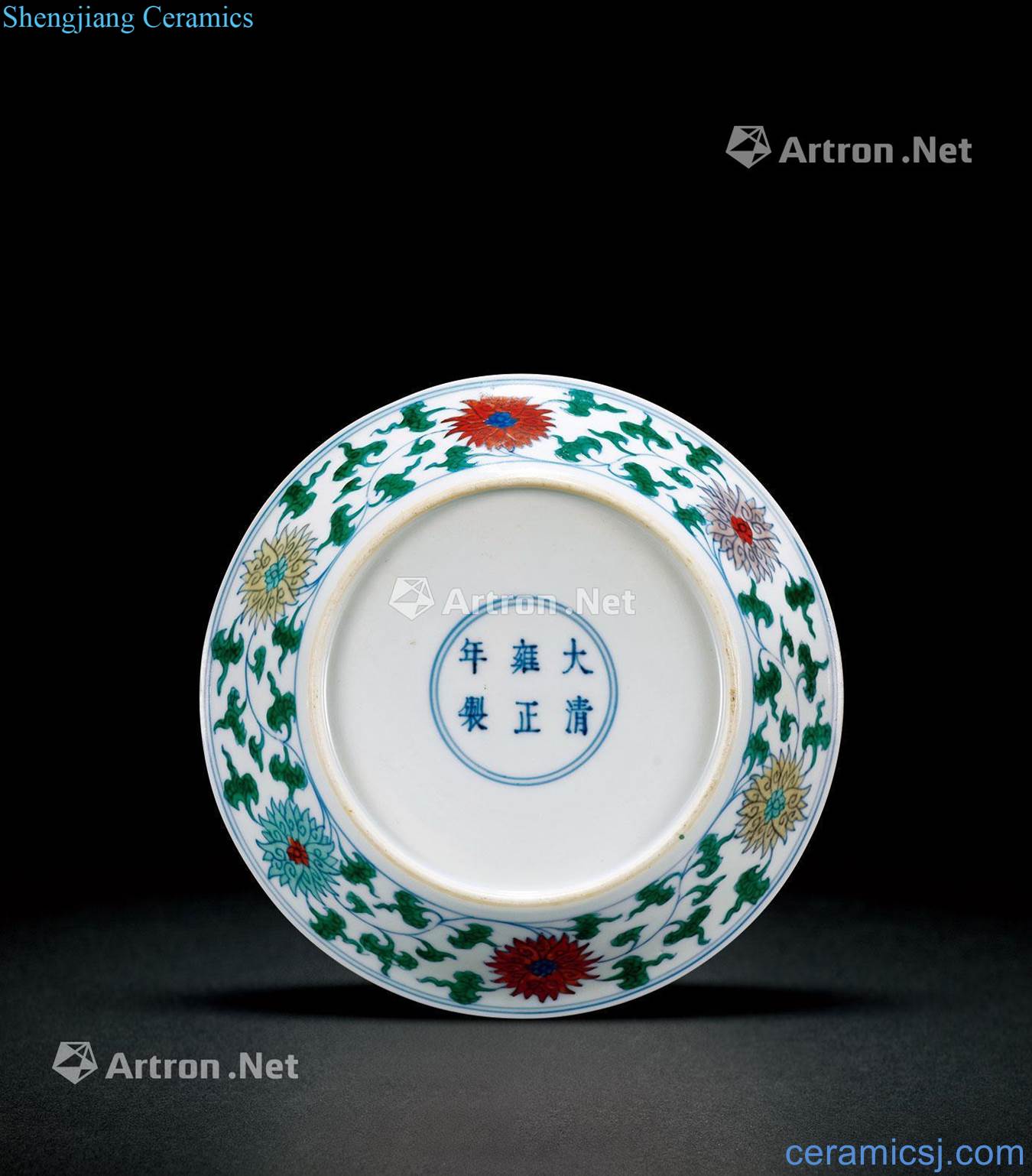 Qing yongzheng bucket color lotus flower tray