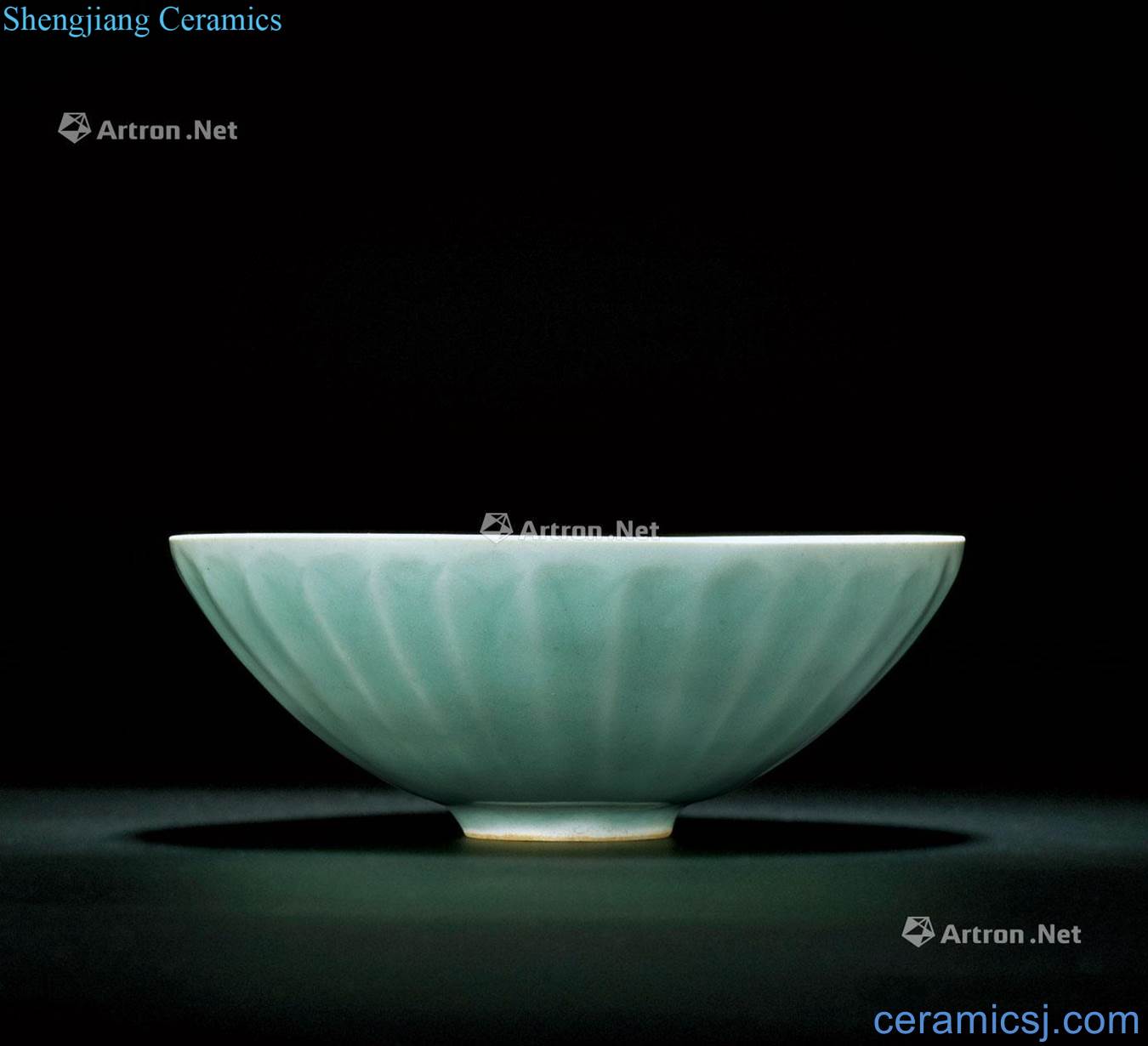 yuan Longquan celadon plum green glaze chrysanthemum petals green-splashed bowls