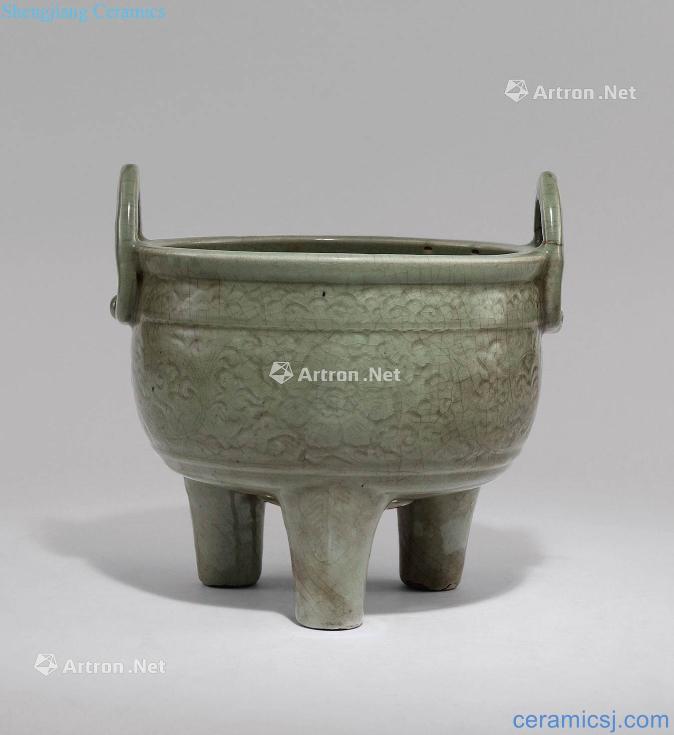 In the Ming dynasty Celadon three-legged tripod