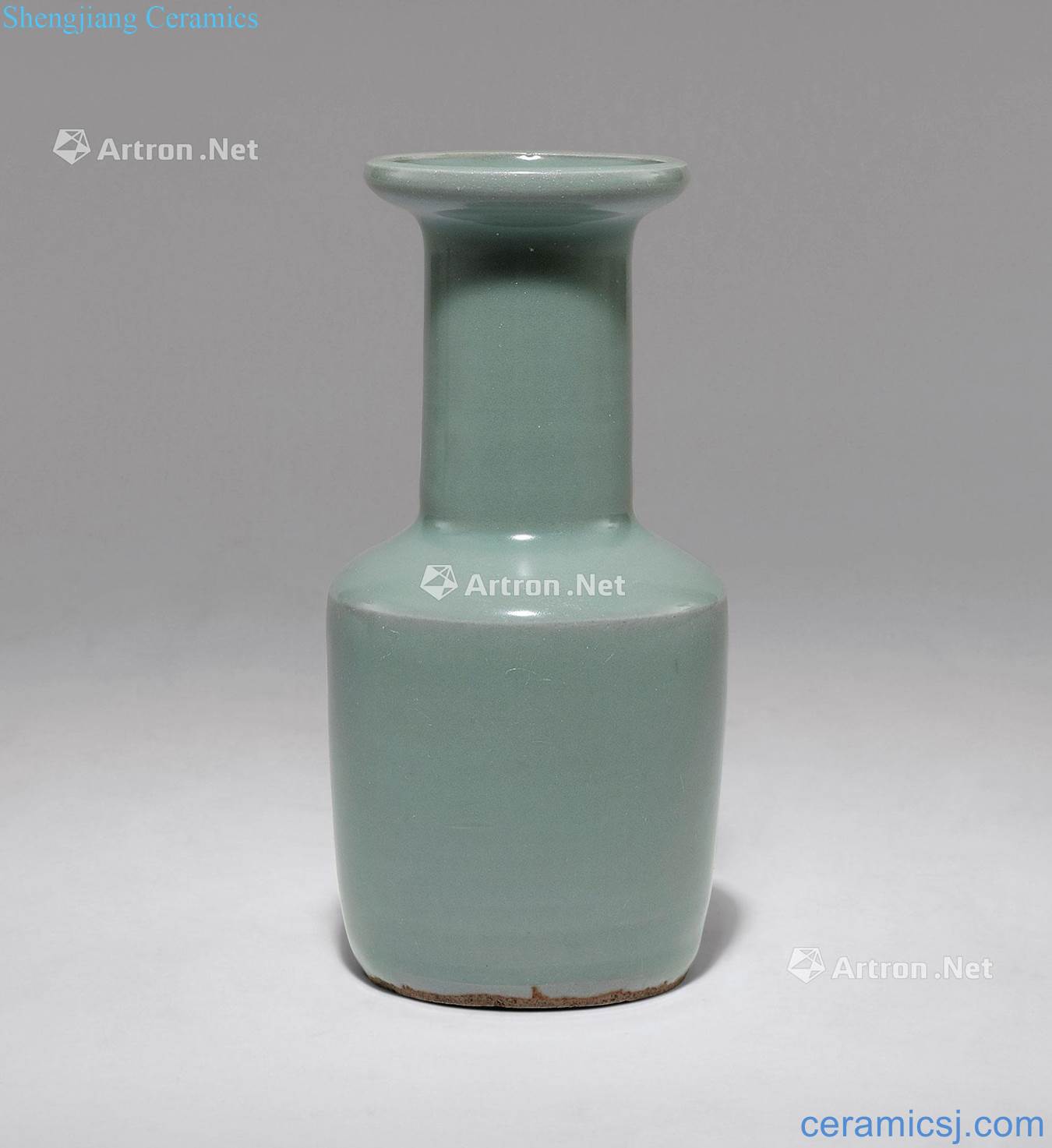 The southern song dynasty Longquan celadon paper mallet bottle