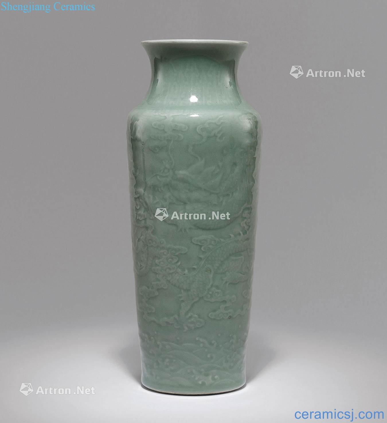 Pea green glaze carving YunLongWen cylindrical bottles