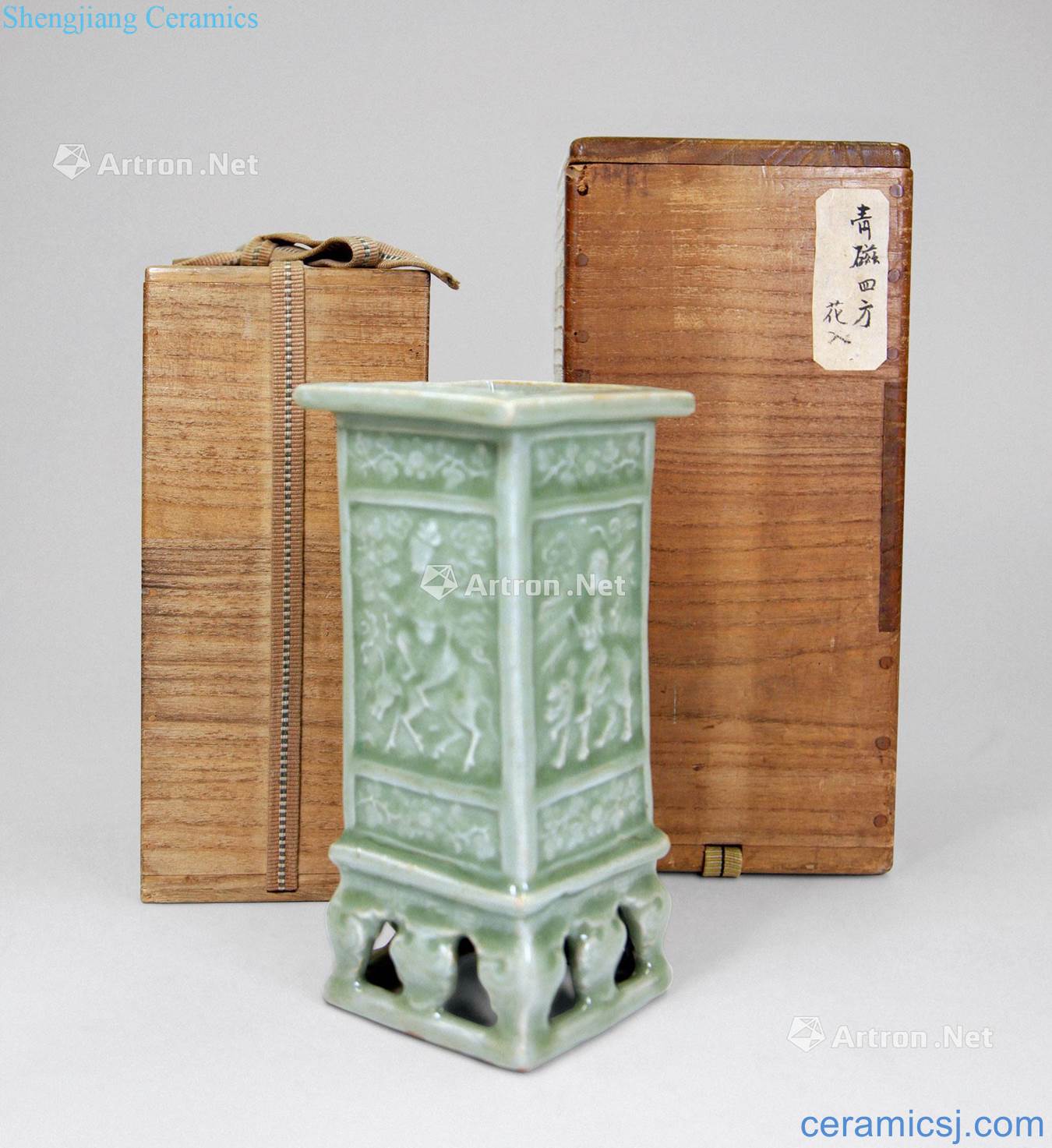 Yuan, Ming Longquan celadon figure best receptacle, four gods