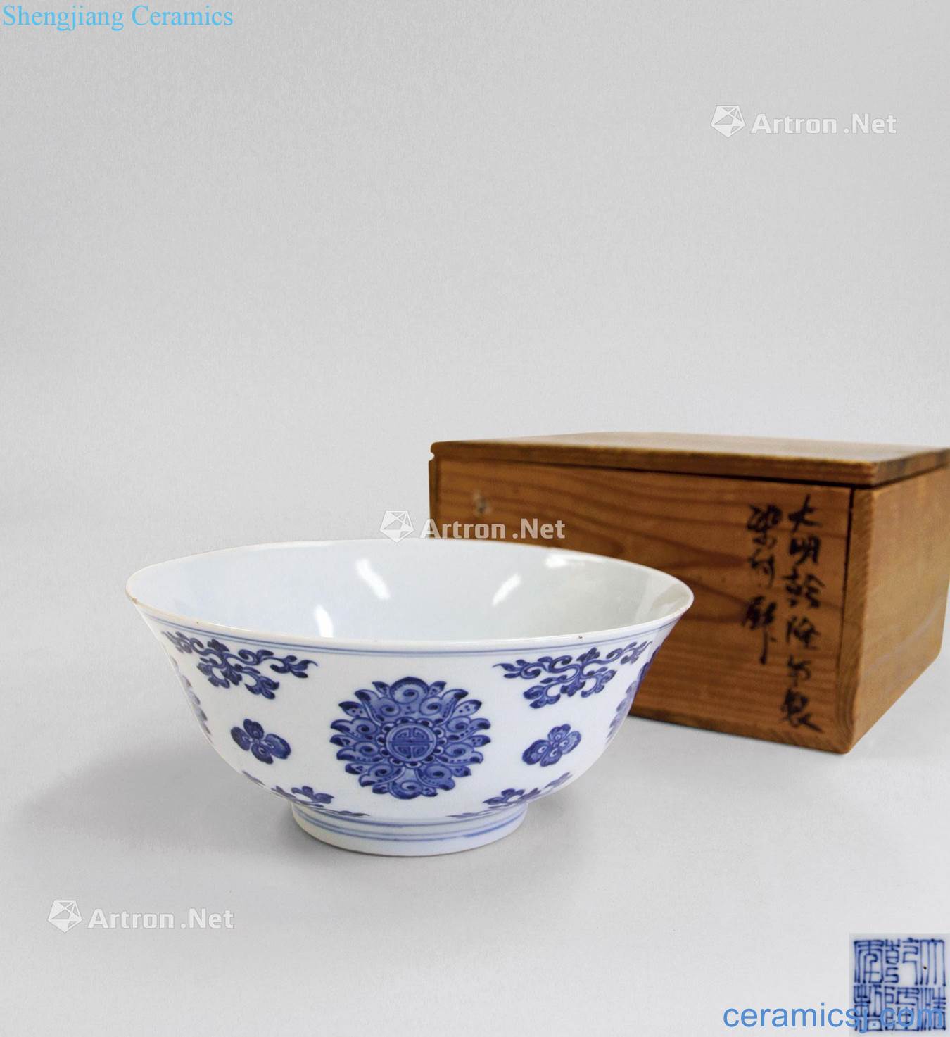 Qing qianlong blue and white pattern bowl