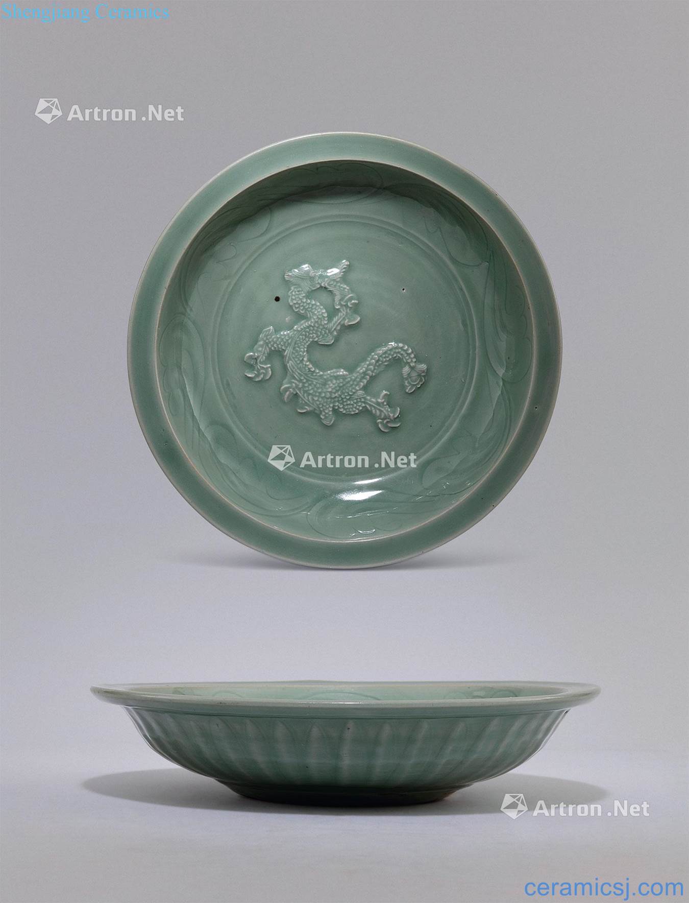 The yuan dynasty Longquan celadon carved dragon grain market