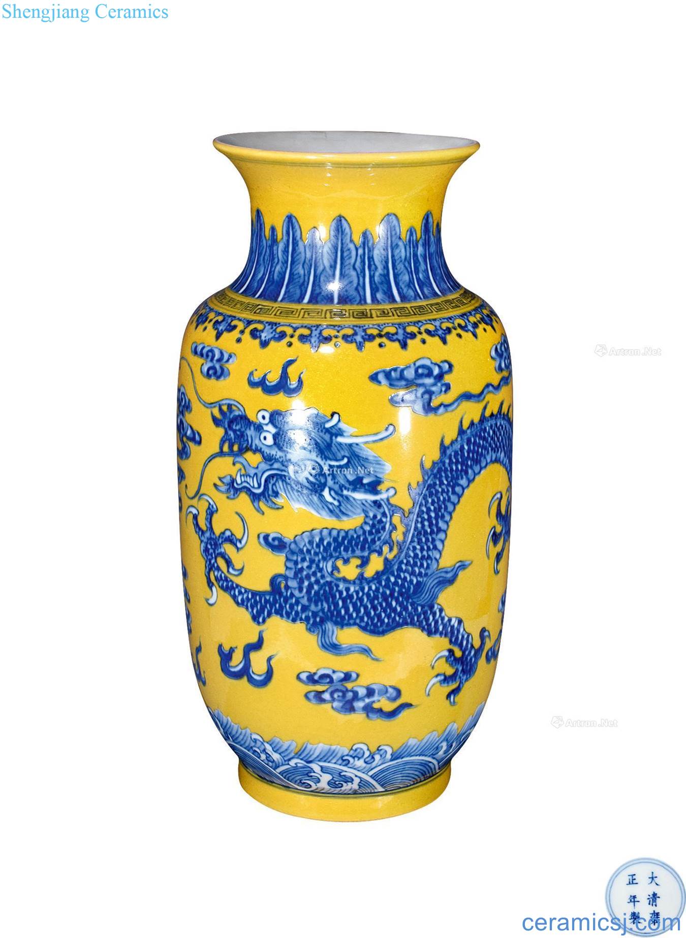 Qing yongzheng to blue and white gold YunLongWen goddess of mercy bottle