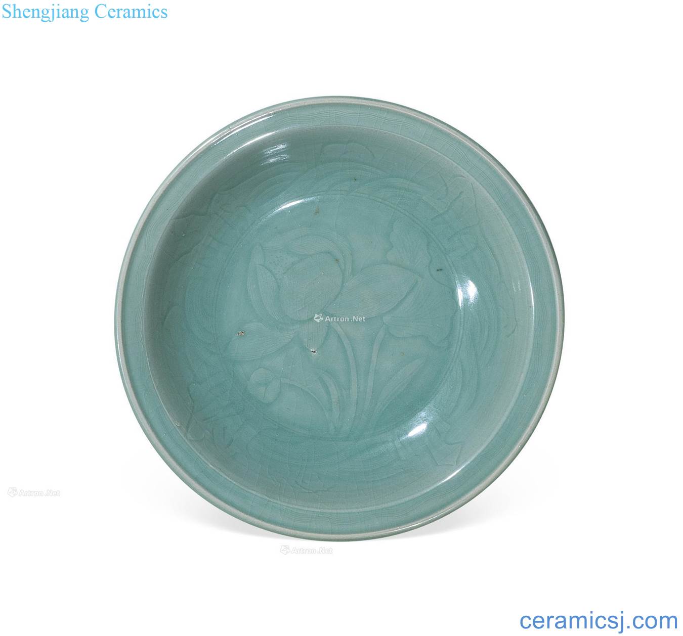 Early Ming dynasty Longquan celadon carving decorative pattern