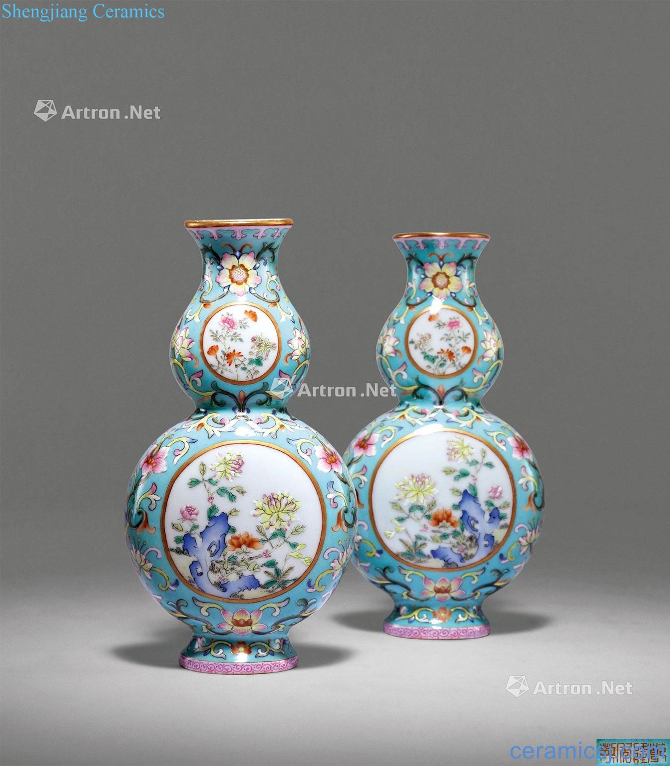 Qing qianlong pastel medallion bottle gourd wall flowers