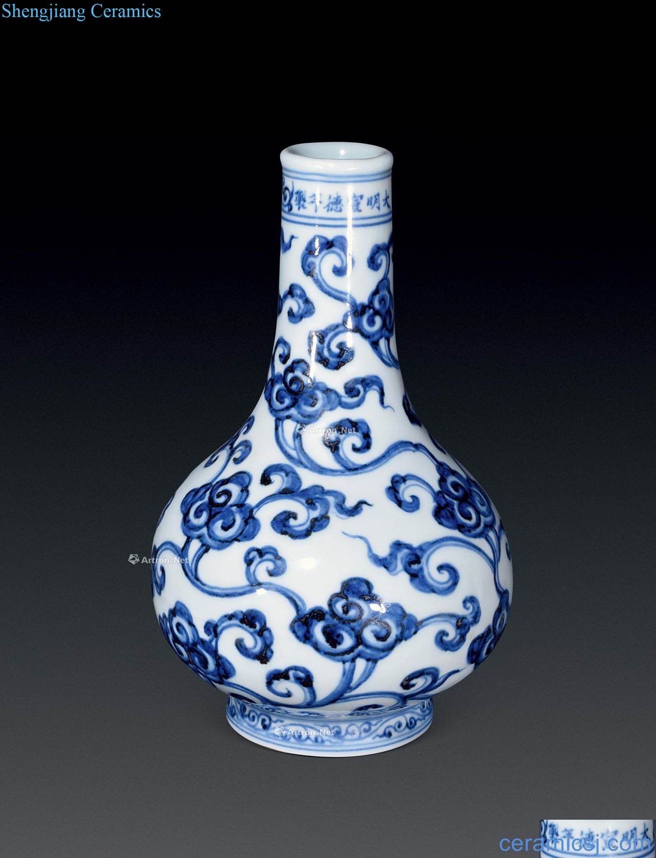 Ming xuande Blue and white versicolor flower grain bottle