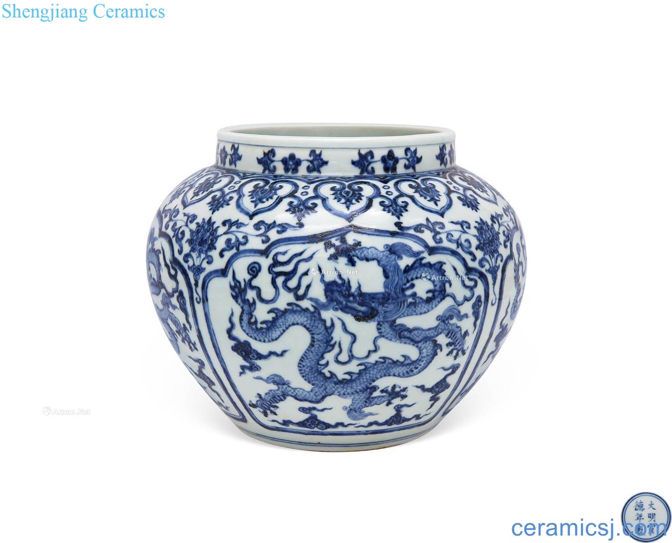 Ming xuande Blue and white window dragon tank