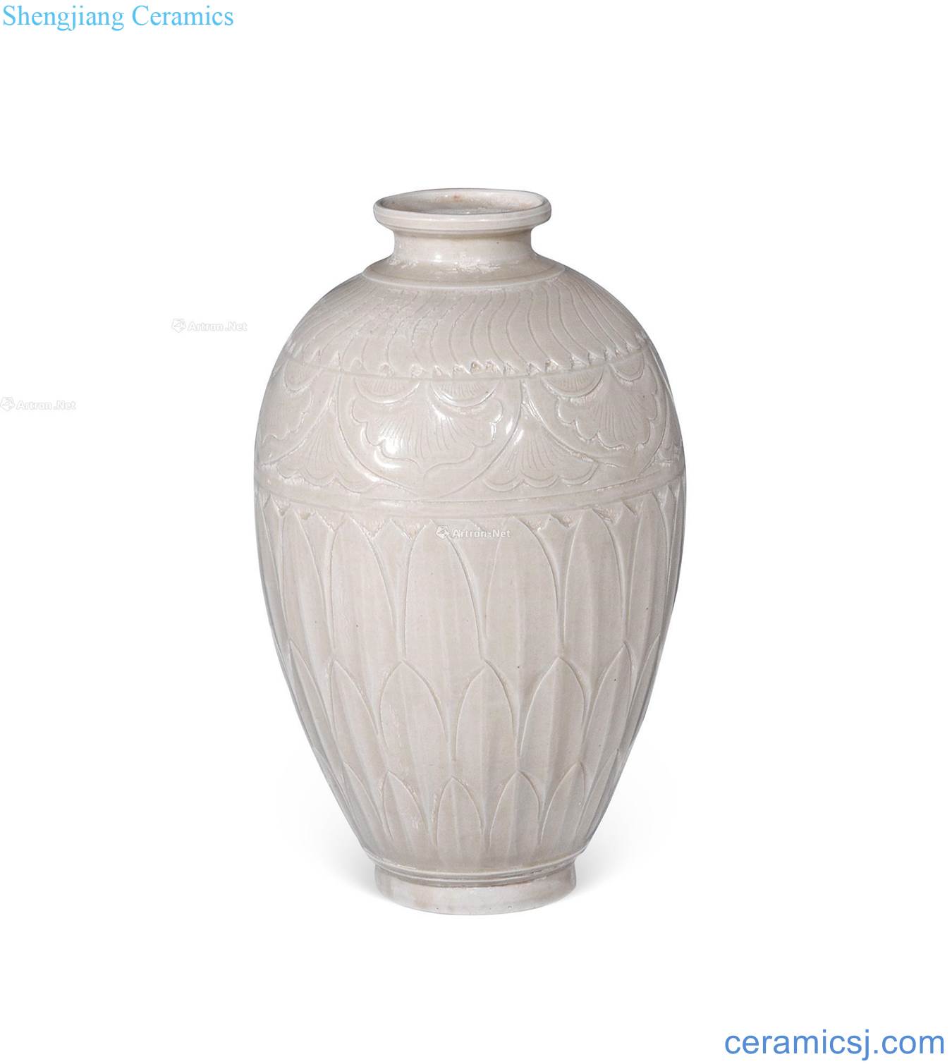 The song kiln carved decorative pattern mei bottle