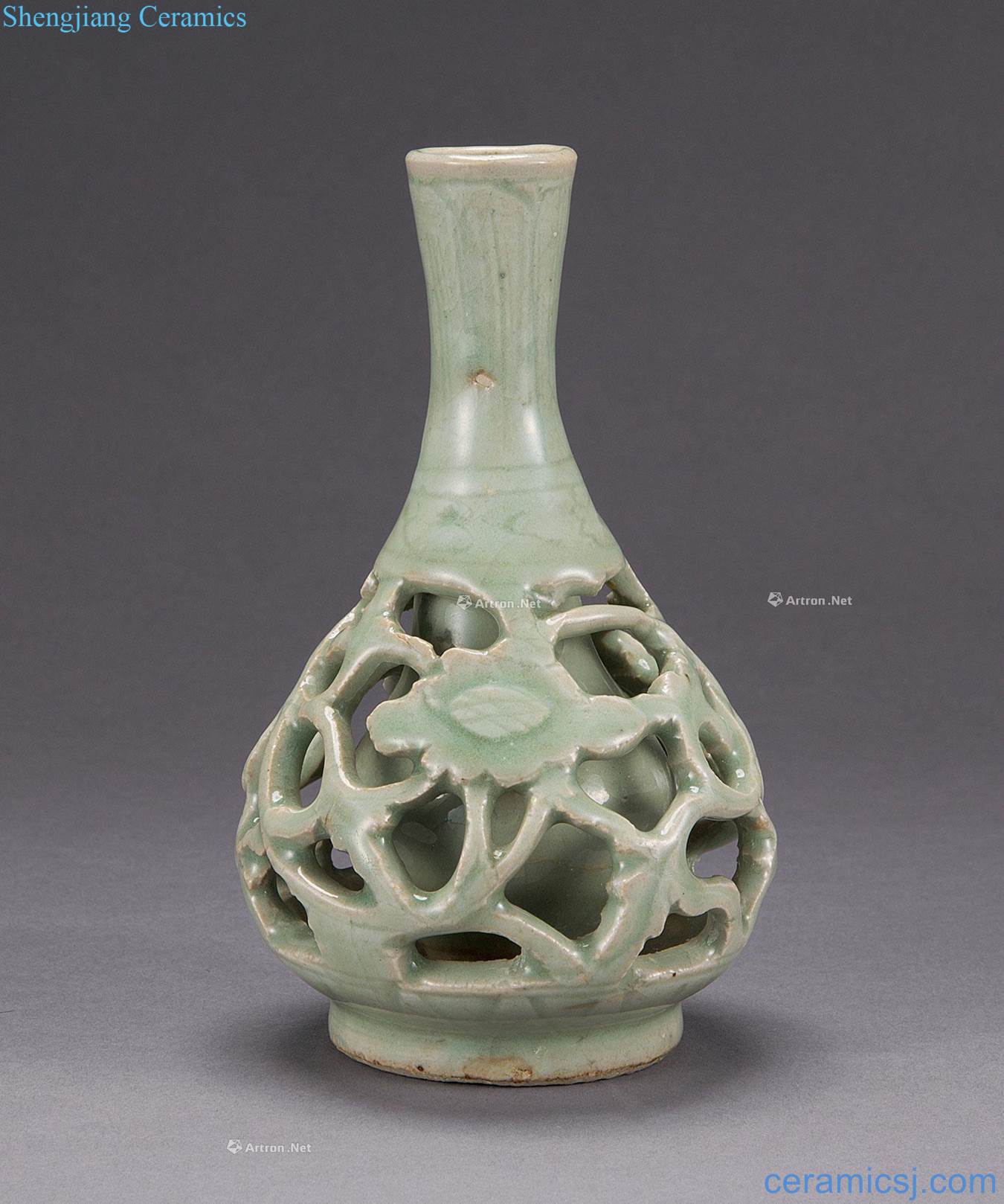 yuan Longquan celadon valuable.such handiwork green magnetic bottle
