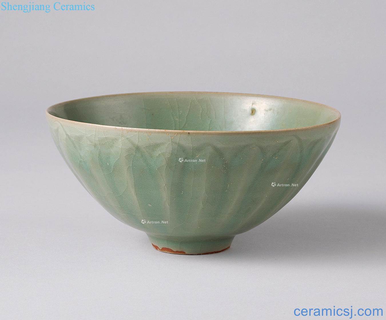 The song dynasty Longquan celadon lotus-shaped bowl