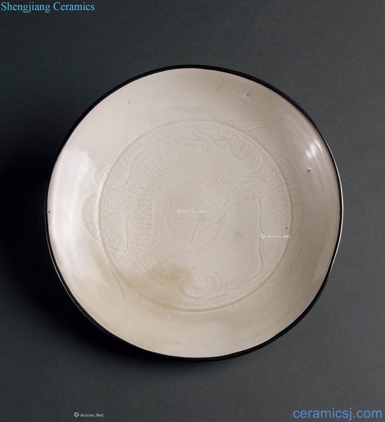 The song kiln carved dragon pattern plate