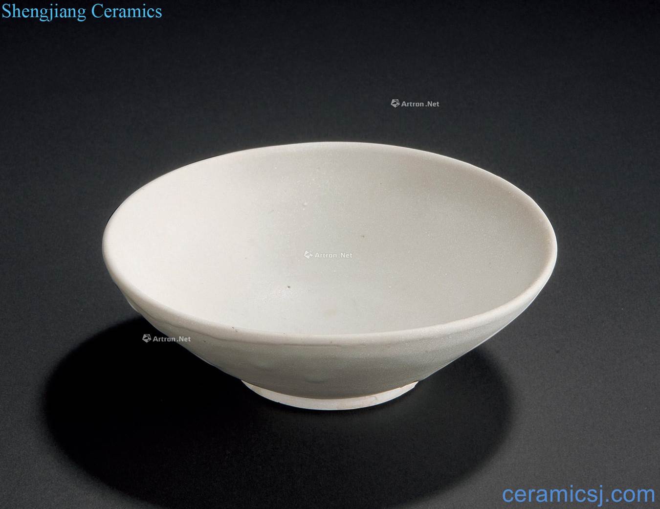 The tang dynasty Xing kiln white glazed bowl