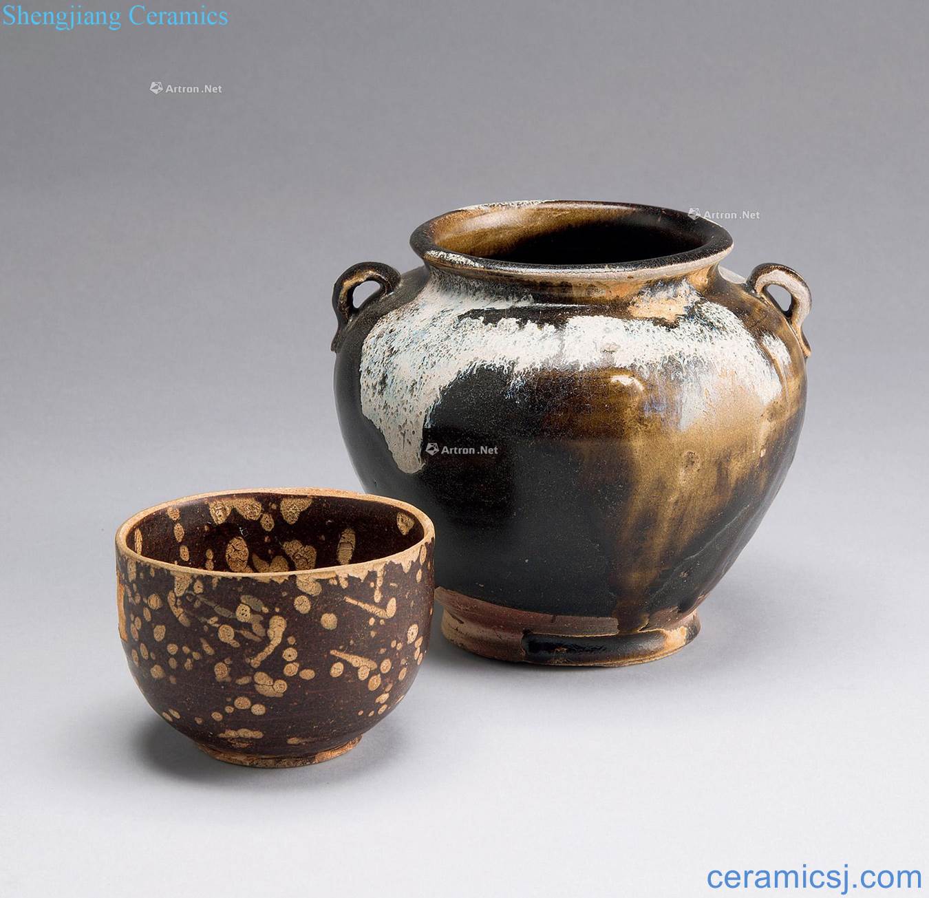 Tang song LuShan flower porcelain ears cans Jizhou kiln canister