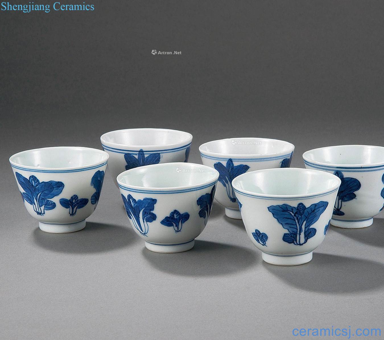 The late Ming dynasty Blue and white cabbage cup (6)
