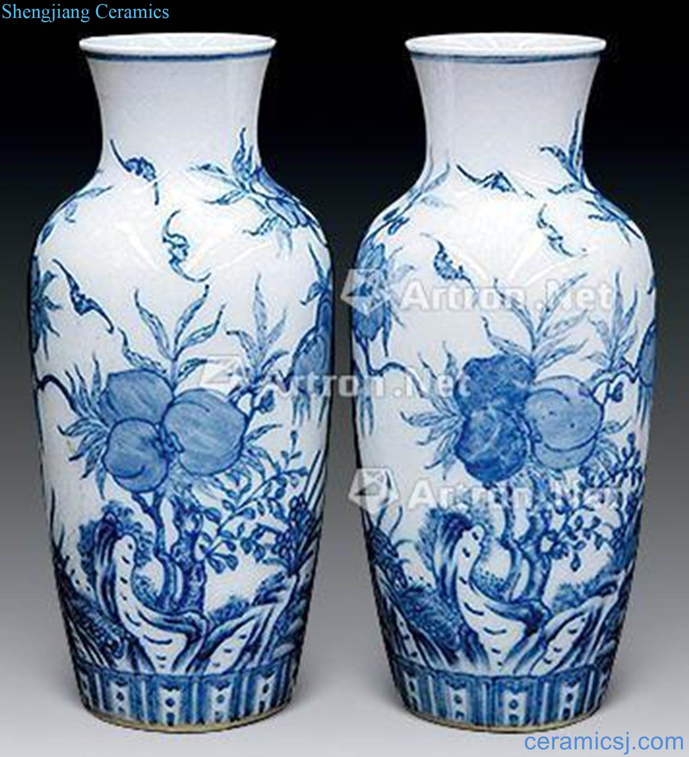 Qing xianfeng Blue and white peach bottle (a)