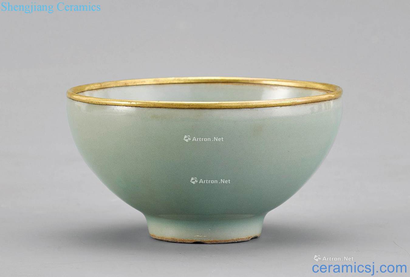 The southern song dynasty Longquan powder blue small cup