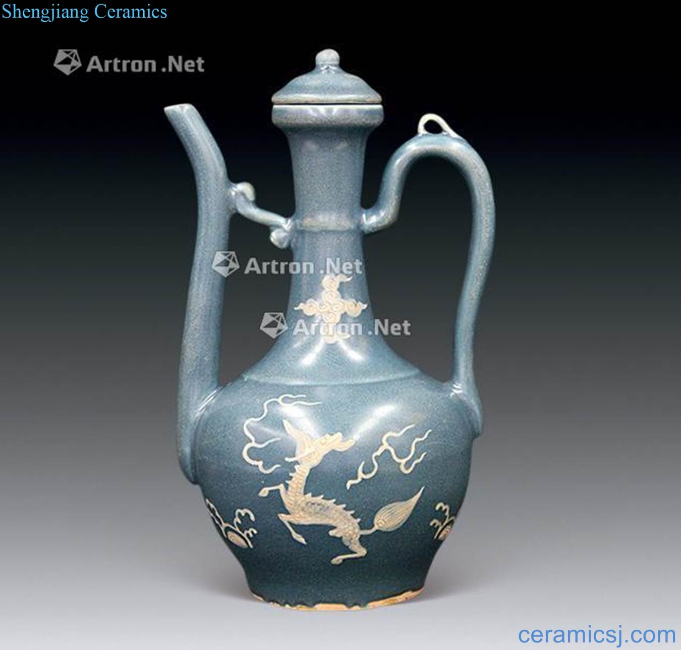 The yuan dynasty The blue glaze floating dragon ewer