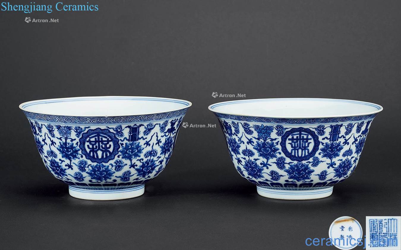 Qing qianlong Blue and white stays in large bowl of (a)