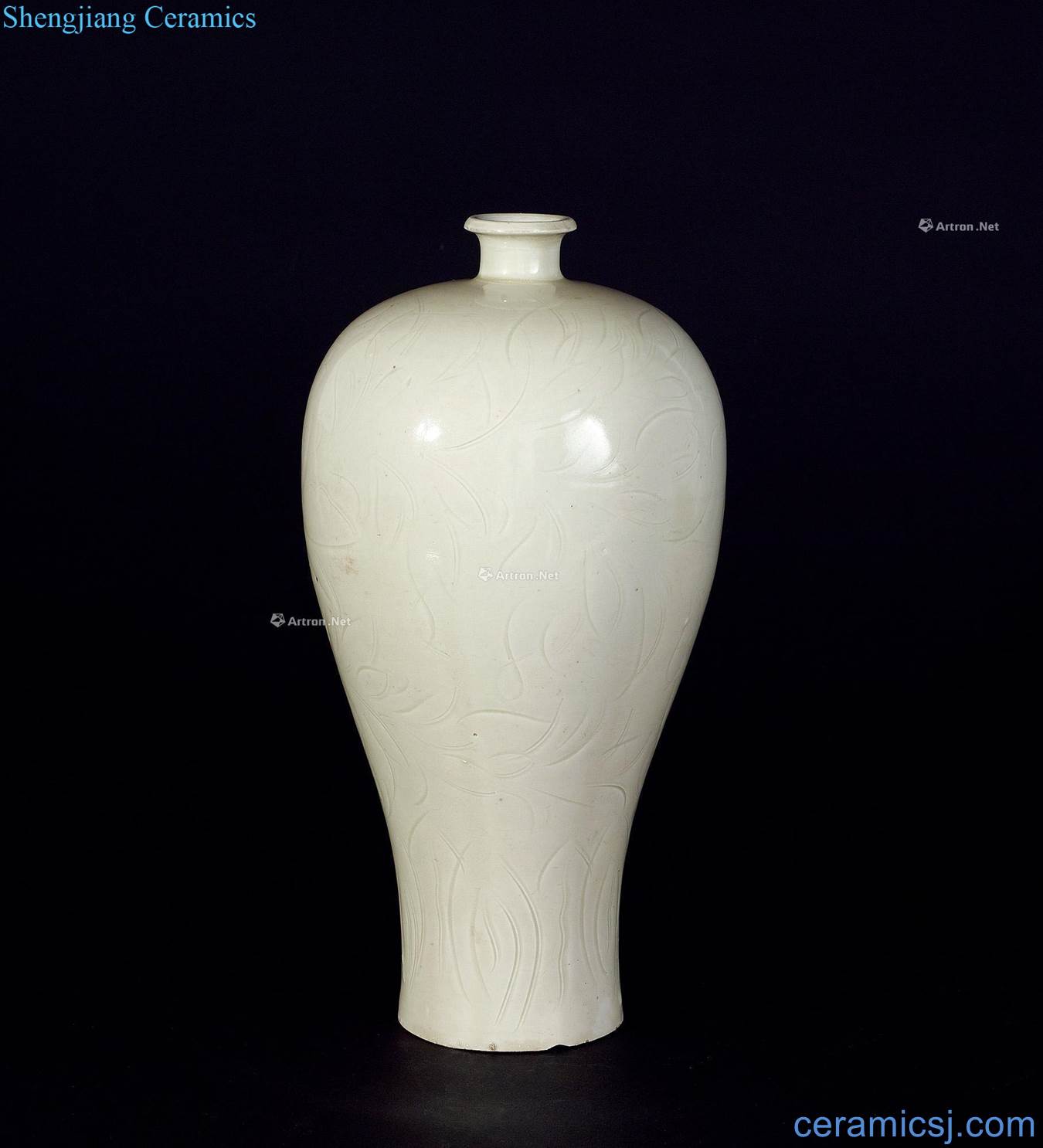 Song dynasty kiln carved plum bottle