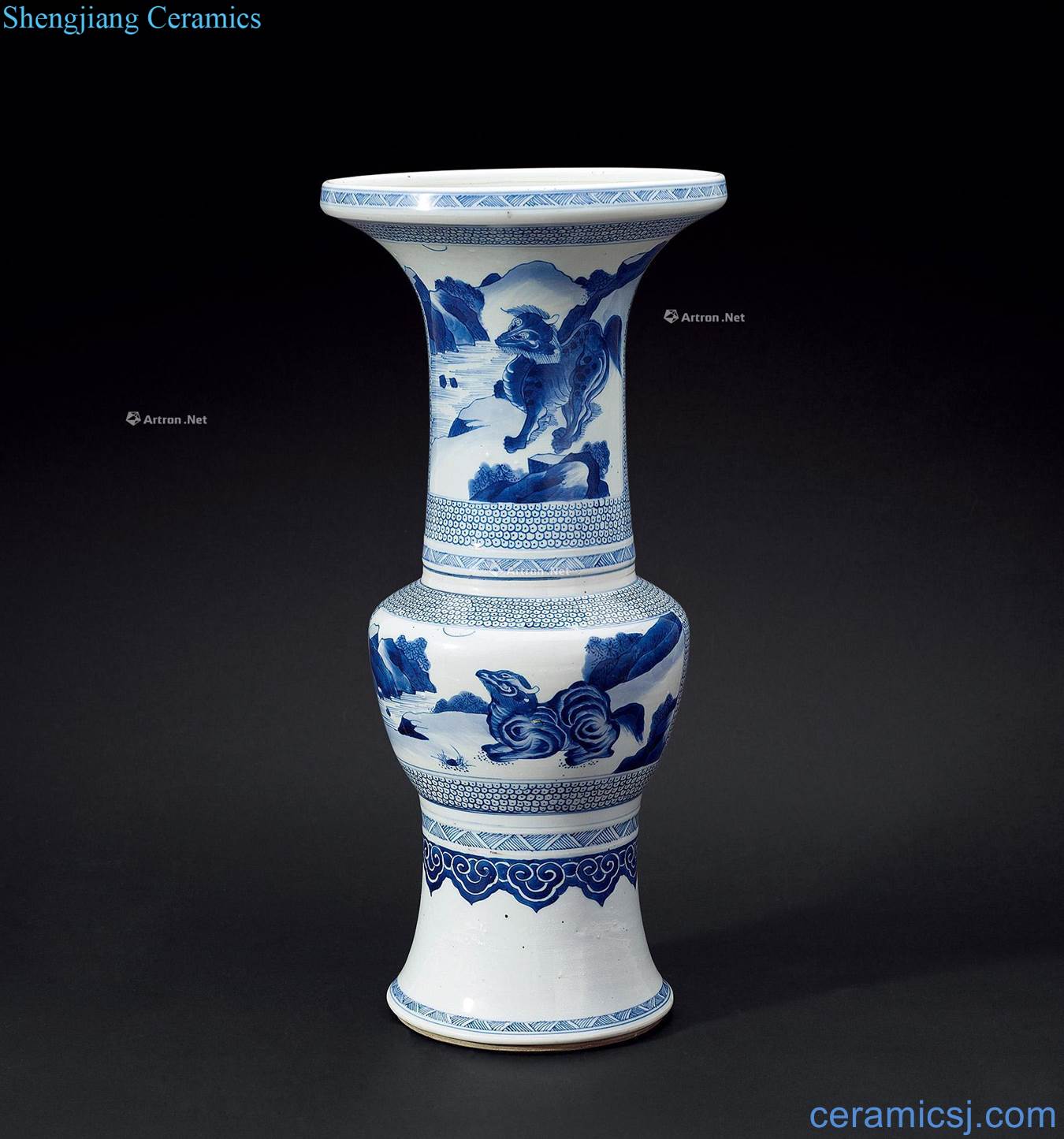 The qing emperor kangxi Blue and white benevolent grain vase with flowers